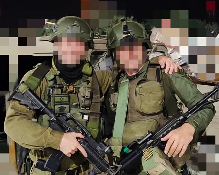 הנאשם אלכס מצד ימין, אחיו איוון מצד שמאל
