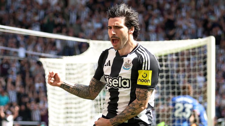 טונאלי חוגג