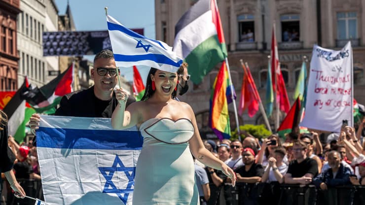 יובל רפאל במצעד המשלחות של אירוויזיון 2025