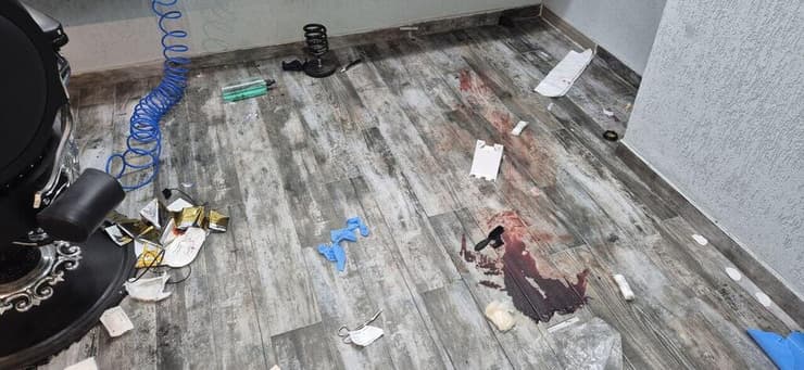 המספרה בכפר ברא לאחר הרצח במקום