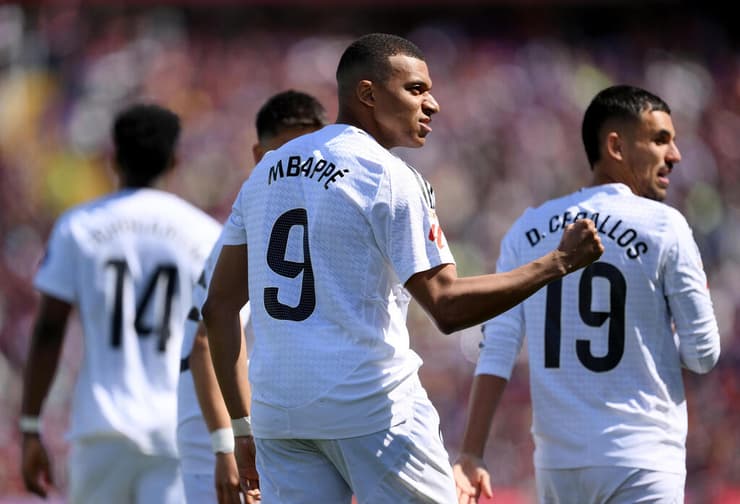 אמבאפה חוגג