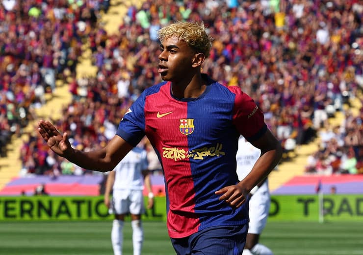 מוביל גם ברשימה של הטובים עד גיל 21. ימאל (צילום: REUTERS/Albert Gea) ימאל