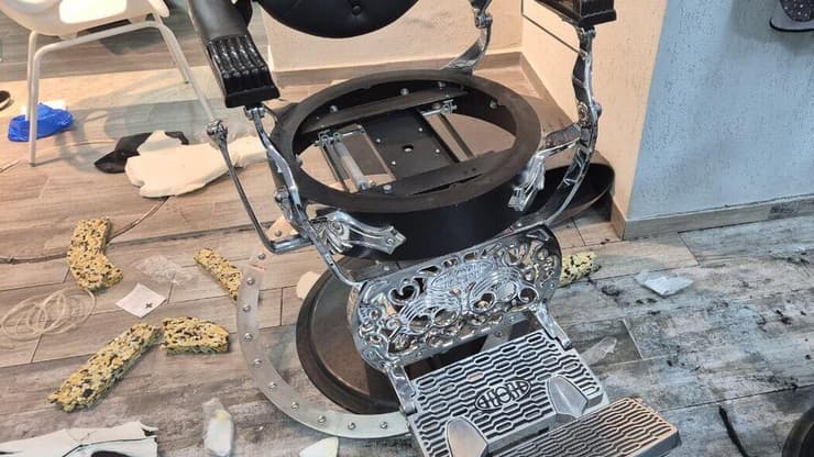 המספרה בכפר ברא לאחר הרצח בחודש מאי המספרה בכפר ברא לאחר הרצח במקום