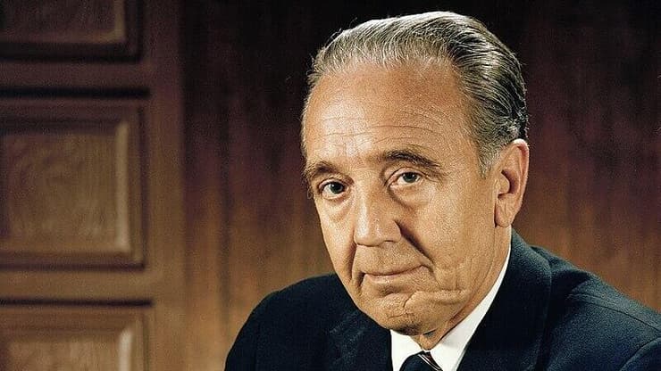 Powelliphanta augusta 