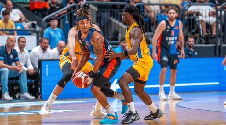 ברייס בראון עם הכדור. בלתי ניתן לעצירה (רועי כפיר) ברייס בראון עם הכדור. בלתי ניתן לעצירה