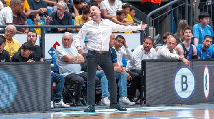 עמית שרף מתוסכל (רועי כפיר) עמית שרף מתוסכל