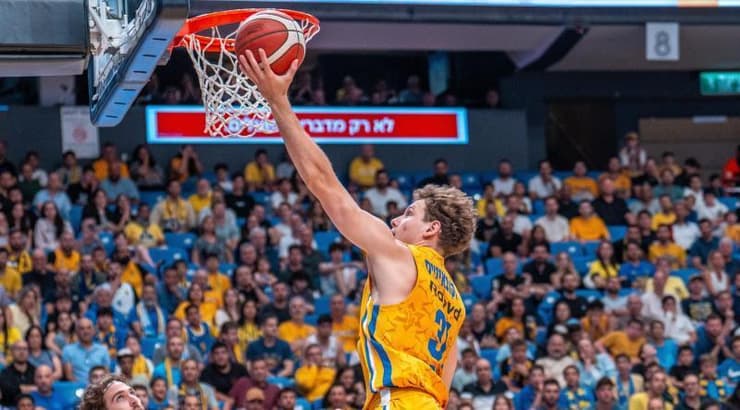 רוקאס יוקובאיטיס מסיים בטבעת (רועי כפיר) רוקאס יוקובאיטיס מסיים בטבעת