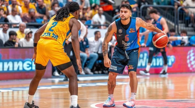 אלון דרוקר עם הכדור (רועי כפיר) אלון דרוקר עם הכדור