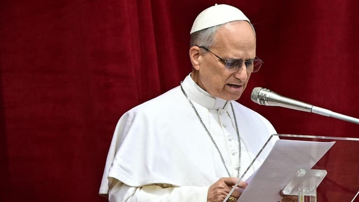 ליאו ה-14 אפיפיור בנאום ב כיכר פטרוס הקדוש ותיקן