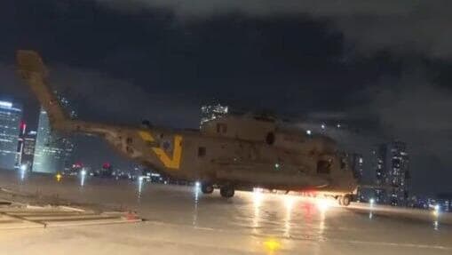 נחיתת המסוק ובו עידן אלכסנדר בבית החולים איכילוב