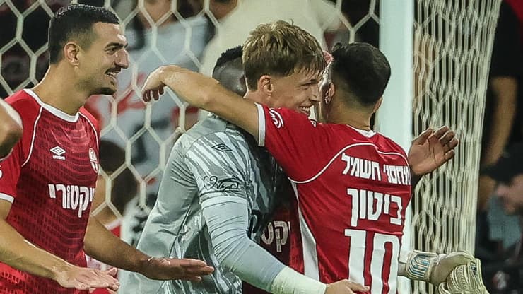 השאיר את באר-שבע בפסגה. ניב אליאסי חוגג (צילום: עוז מועלם) הפועל באר-שבע ניב אליאסי מכבי חיפה