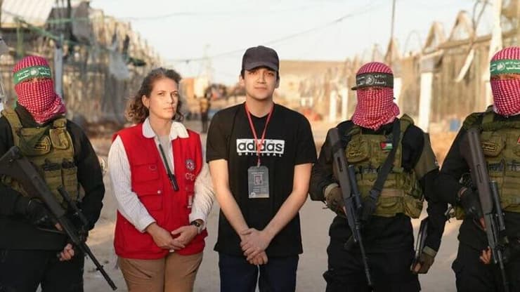  עידן אלכסנדר משתחרר מהשבי