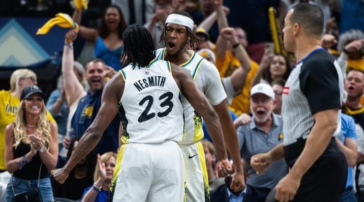 מיילס טרנר וארון נסמית' חוגגים