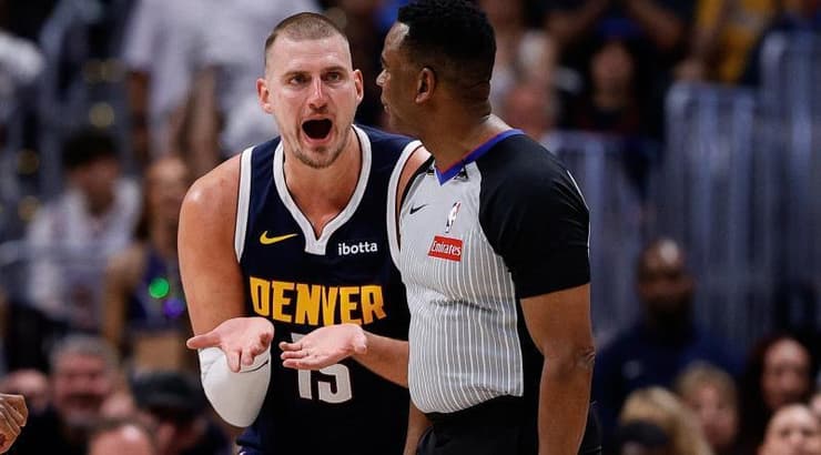 ניקולה יוקיץ' עצבני