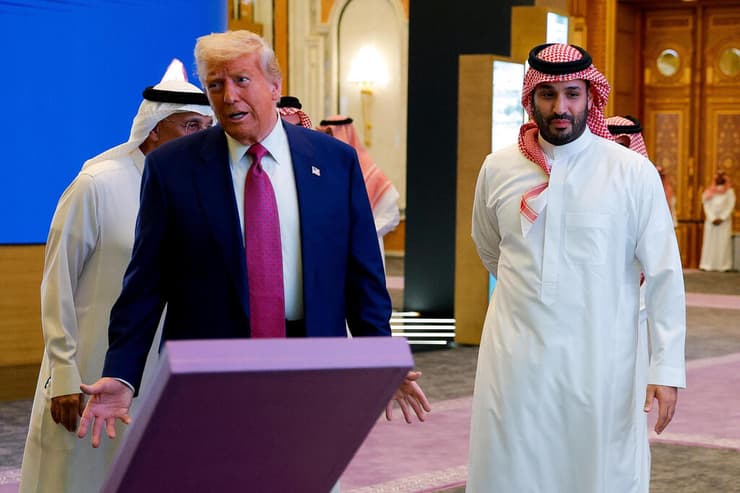 נשיא ארה"ב דונלד טראמפ ויורש העצר הסעודי מוחמד בן סלמאן בהצהרה משותפת