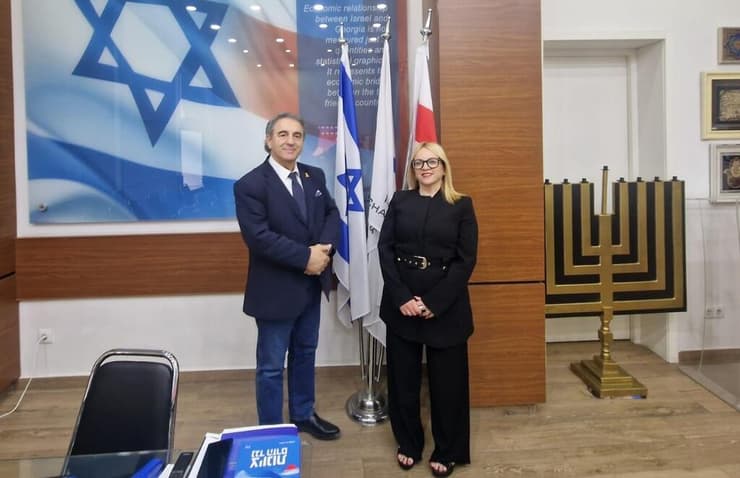 אילת מאמו שי לצד איציק משה. טרוריסטים איראנים שמו אותו על הכוונת