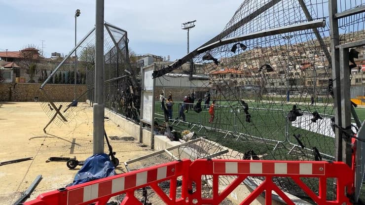 מגרש הכדורגל בו נהרגו ילדים מטיל במג'דל שמס