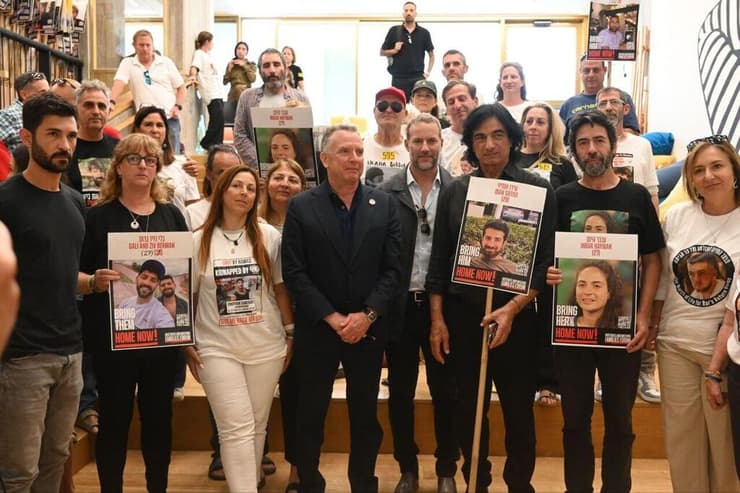 סטיב וויטקוף ואדם בוהלר סיימו לפני זמן קצר פגישה עם מטה המשפחות להחזרת החטופים