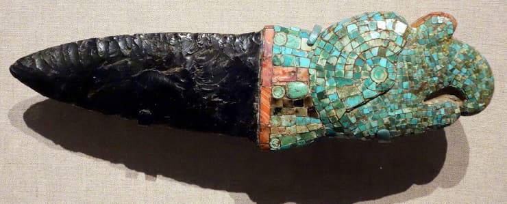 חפץ דמוי סכין מאובסידיאן, שהתגלה במקסיקו ותוארך לשנים 1200-1500 לספירה