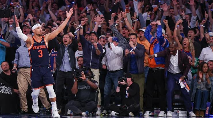 ג'וש הארט והגארדן בטירוף (רויטרס) ג'וש הארט והגארדן בטירוף