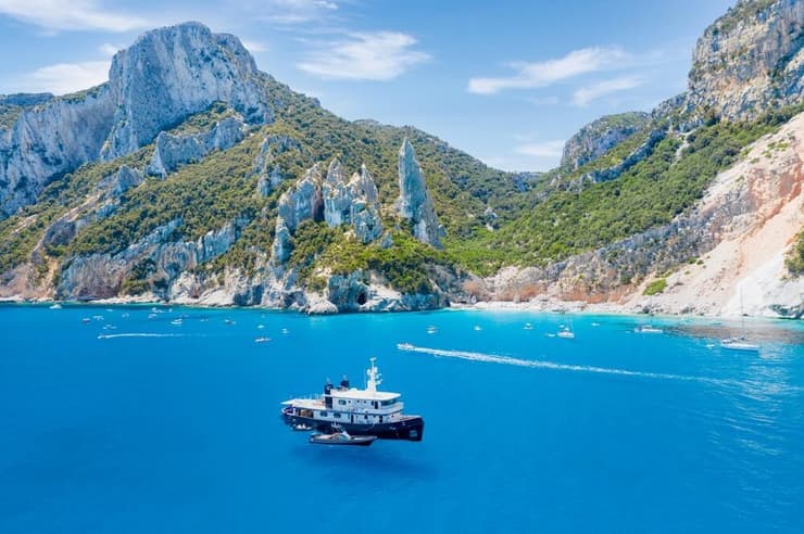 מיני ספוילר - הנתיב הימי בדרך לחוף שהגיע למקום הראשון (צילום: Maxmad / shutterstock) הנתיב הימי לחוף קאלה גולוריצה