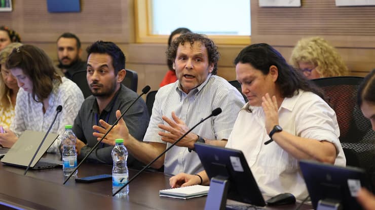 סמנכ"ל משרד הבריאות, ליאור ברק (במרכז התמונה), אמר כי התוכנית תפעל בצורה מדורגת (צילום: עמית שאבי) ועדת הבריאות