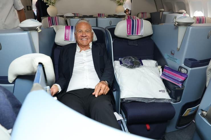 רפי נקש, בעל השליטה בארקיע, במחלקת הביזנס החדשה