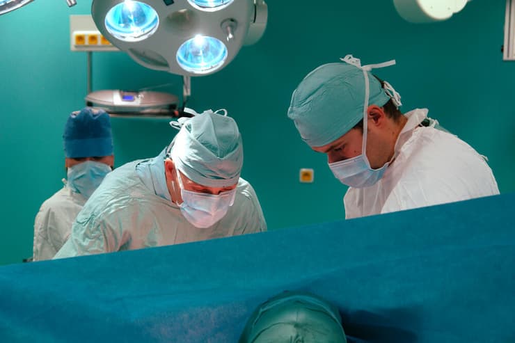 ניתוח פלסטי להקטנת חזה