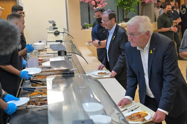 ביקורם של נשיא המדינה ונשיא גרמניה בקיבוץ בארי