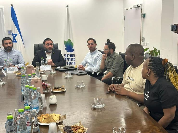 שר הפנים העניק אזרחות כבוד לסמל אלישי יונג ז”ל