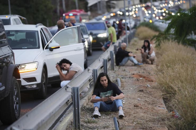 תופסים מחסה בתל אביב