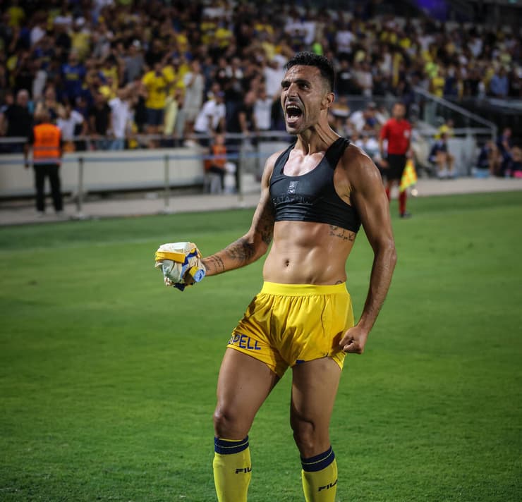 חגג כאילו זה השער הראשון בקריירה (צילום: עוז מועלם) חגג כאילו זה השער הראשון בקריירה