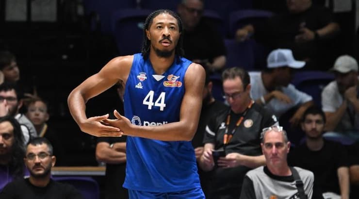 אלייז'ה סטיוארט (ראובן שוורץ) אלייז'ה סטיוארט