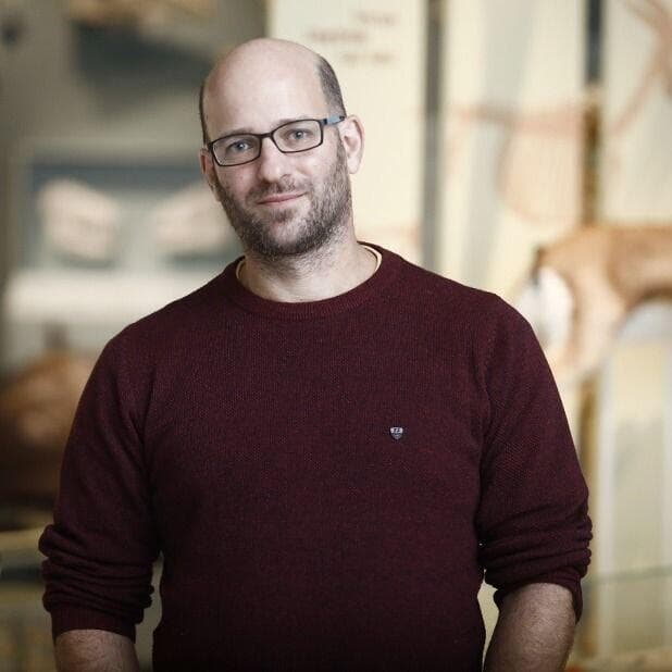 ד"ר עמוס בלמקר, מנהל אוסף העופות של מוזיאון הטבע ע"ש שטיינהרדט