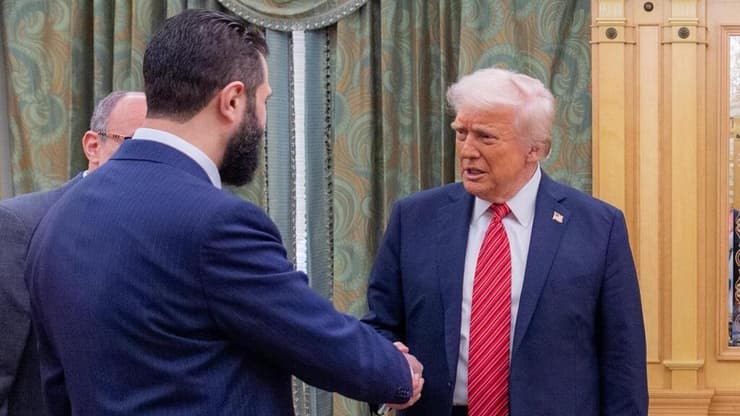 הפגישה של נשיא ארה"ב דונלד טראמפ עם נשיא סוריה אחמד א-שרע ובן סלימאן