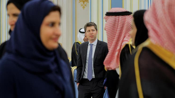 סם אלטמן בעת ביקורו לצד טראמפ בסעודיה