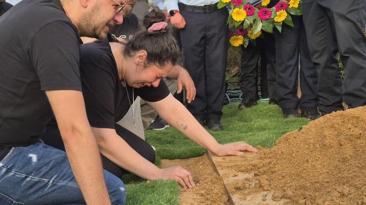 הלווייתו של רס"מ  איגור פיבנב בבית העלמין באשקלון