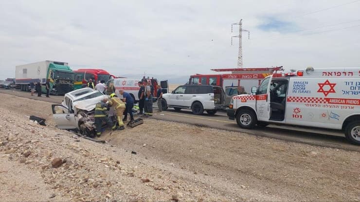 זירת תאונת הדרכים בכביש 90, סמוך לצומת הערב