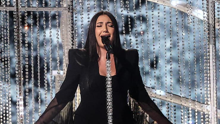 ביצוע יובל רפאל חצי גמר אירוויזיון 2025 (צילום: גיל נחושתן) ביצוע יובל רפאל חצי גמר אירוויזיון 2025