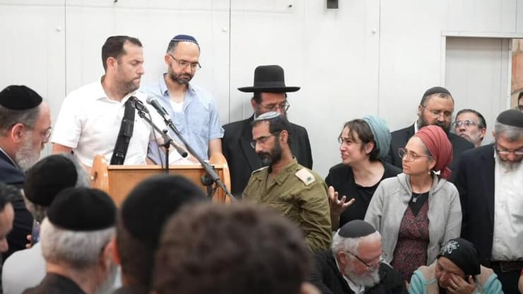 שקד אחותה של צאלה גז ז"ל קוטעת את ראש המועצה יוסי דגן