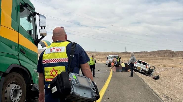 זירת תאונת הדרכים בכביש 90, סמוך לצומת הערב