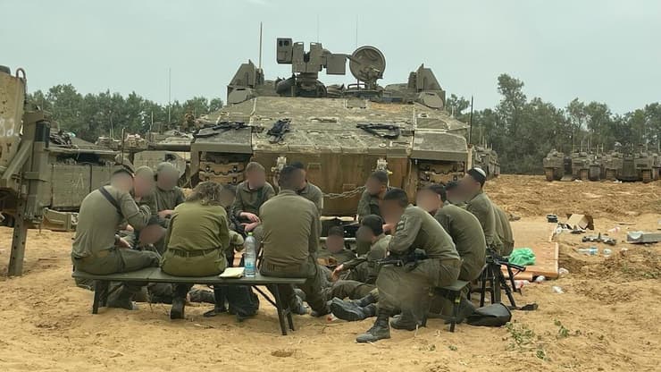 עיבוד לחימה בסיוע קב"נים בשדה הקרב