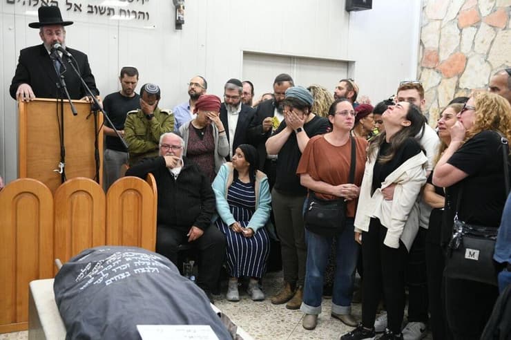 הלווייתה של צאלה גז ז"ל