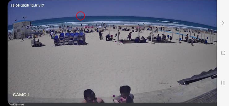  תיעוד התרסקות המטוס בחוף הים בבת ים