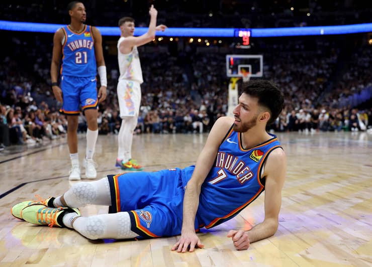 על הקרשים. הולמגרן