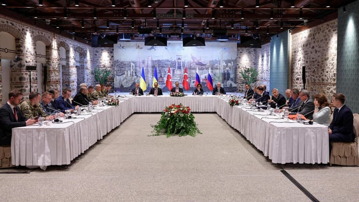 נציגי רוסיה ו אוקראינה ב מו"מ ישיר ב איסטנבול טורקיה