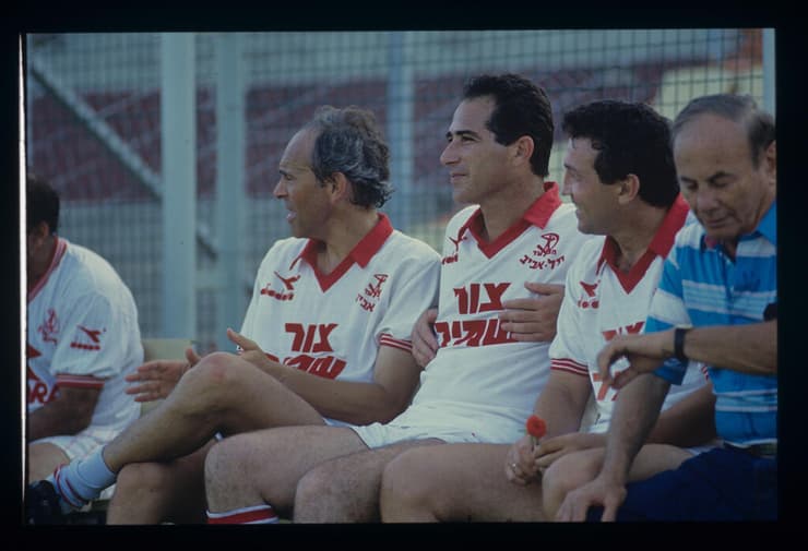 מוטל'ה שפיגלר לצד גיורא שפיגל צבי רוזן ויוסף מרימוביץ 