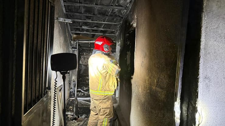 צוותי הכבאות בשריפה בדיר אל-אסד