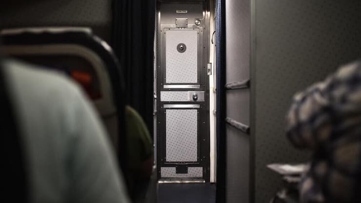 הדלת של הקוקפיט