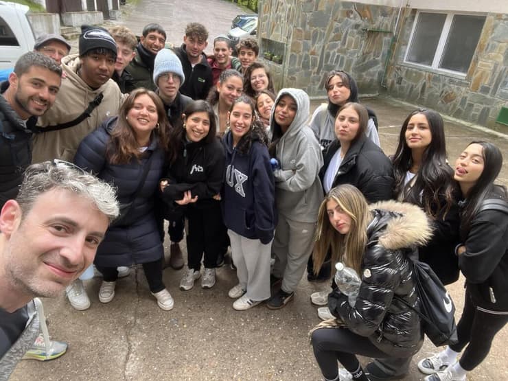 פעילות של עמותת שלם עם ארגון אלמנות ויתומי צה"ל וכוחות הביטחון בפראג (צילום: עמותת שלם) פעילות של עמותת שלם עם יתומי צה"ל וכוחות הביטחון בפראג